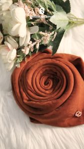 Hijab Jacquard Voile by UmamaScarves Elegance Embossed Motif Ukuran 110 x 110 FREE BROS & BOX