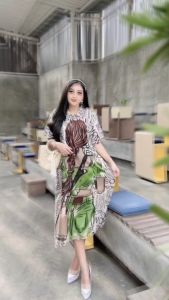 Daster Terbaru 2023 Motif AVRIL Midi Dress Terbaru Fashion Viral Kekinian Daster Cantik Ibu Muda Jumbo LD 120cm Bahan Rayon Grade A Kancing Aktif Busui Friendly