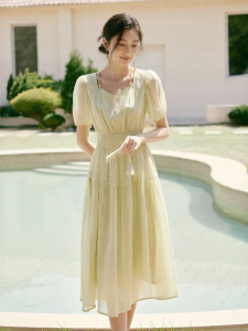 XIANGYING | Đầm Tencel Cổ Vuông Dây Đai Eo Mảnh Mặc Đi Biển