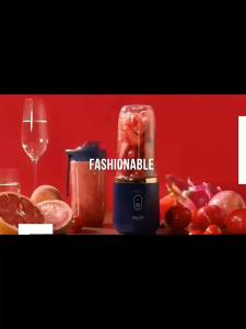 🚚จัดส่งรวดเร็ว เครื่องปั่นพกพา เครื่องปั่นน้ำผลไม้ ไม้คั้นน้ำผลไม้ เครื่องปั่นน้ำผลไม้พกพา ใบมีด 6 ใบ ปั่นผลไม้ได้อย่างรวดเร็ 400ML ทำมิลค์เชค สมูทตี้ เครื่องปั่นจ๋ว