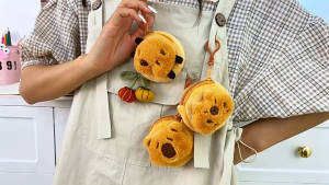 HFTOY Cute Capybara Plush Coin Purse Zipper Change Purse With Keychain Small Headphone Lipstick Bag Mini Wallet Money Bag Kids Gift