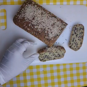 ขนมปังงาดำคีโต ประโยชน์จากไซเลี่ยม ฮัสค์ ไม่มีกลูเตน ไม่ใส่ยีสต์ ขนาด 400 กรัม อบเองสดใหม่ทุกวัน