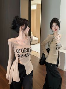 Nana Casual Spicy Girl Style T-Shirt Letter Hole Design Split Belt Slimming Womens Shirt with Shoulder Pads Korean Version