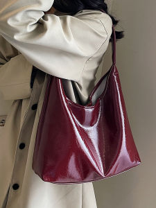 Red Large Capacity Wedding Tote Bag Womens Single Shoulder Retro Texture Bridal Bag Fashionable Magnetic Clasp PU Leather