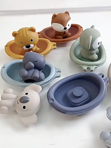 AquaVenture Safari Animal Stacking Bath Toy Set | Floating Boats | Finger Puppet | Interactive Toddler Water Play Toy