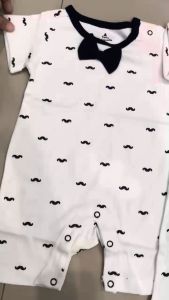 GAP BABY FIRST FAVOURITES - ROMPER FASHION ANAK BAYI LAKI-LAKI USIA 3-24 BULAN / ROMPER BABY BOY DASI KUPU-KUPU MOTIF KUMIS / ROMPER ANAK LAKI-LAKI WARNA PUTIH NAVY / ROMPER MURAH / ROMPER MOTIF PRINT MUSTACHE HALUS ADEM / ROMPER BAYI CUTE