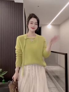 Elegant and Versatile Knitwear for Women