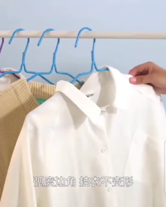 ALAT JEMURAN GANTUNGAN KAWAT UNIK LAPIS PLASTIK WARNA /ANTI KARAT GANTUNGAN BAJU  SERBAGUNA