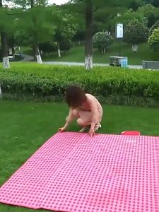 Picnic Mat Moisture-proof Mat Outdoor Picnic Mat 80x150CM 100x150CM Waterproof Folding Design Outdoor Camping Thickened Oxford Cloth PE Non-woven Handbag Picnic Cloth