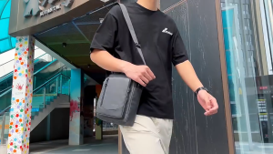 PIYU บุรุษง่ายสบายๆกระเป๋าโทรศัพท์มือถือกระเป๋า Messenger กระเป๋าอเนกประสงค์และสะดวกสบาย