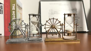 Eyre Hadiah Mahasiswa Kreatif Retro Ferris Wheel Hourglass Ornament Ornamen Dekorasi Rumah Creative Student Gift Retro Ferris Wheel Hourglass Ornament Home Decoration Ornament