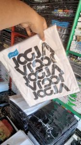KAOS OBLONG SABLON MEREK KOTA JOGJA T-SHIRT MALIOBORO KAOS JOGJA TERLARIS DI MALIOBORO JOGJA kaos katun