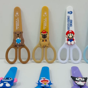 (READY STOCK) Kuromi Melody Gunting Perlindungan Kartun 3D Cute Scissors Spidey Stainless Steel Kids Gift 剪刀安全圆角儿童卡通文具