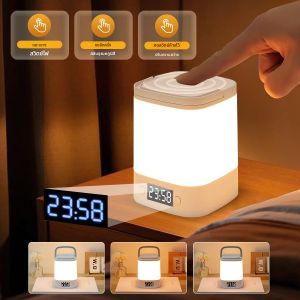 ไฟกลางคืน LED ข้างเตียงหรี่แสงได้ชาร์จเดสก์ท็อปโคมไฟกลางคืนพร้อมนาฬิกาแสดงเวลาไฟกลางคืนรีโมทคอนโทรลสําหรับข้างเตียง