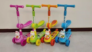 Kids Scooter Adjustable Height Flash Foldable Scooter Three-wheeled Scooter Toys BoyGirl Birthday Gift | Childrens Scooter for Kids