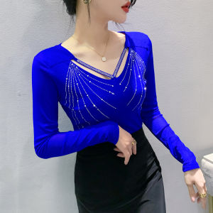 เสื้อซับในแฟชั่นของ YIMEI ใหม่ในฤดูใบไม้ร่วง เสื้อยืดคอวีมีเพชร สีฟ้าพรีเมี่ยม ผู้หญิง แบบใหม่