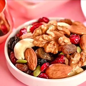 250g Mixed Nuts and Fruits Snack Trail Mix Nuts and Dried Fruits Mixed Nuts and Berries with Almond