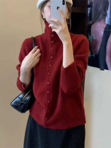 เสื้อสเวตเตอร์คอตั้งสีแดงสำหรับผู้หญิงในช่วงฤดูหนาว เสื้อคลุมกันหนาวแบบสวมหัวแขนยาว ทรงหลวม สวมใส่ได้ทั้งในและกลางแจ้ง
