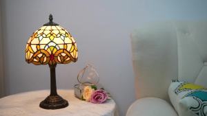 Baroque Table Lamp Tiffany Style 8 Inch Stained Glass Lampshades Bedside Lamp Reading Desk Light Bedroom Office Vintage Art Deco