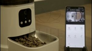 NEW Automatic Pet Feeder WIFI+HD Camera Food Dispenser Feeder For Pets Cat Bowls Cat Food Dispenser 宠物喂食器