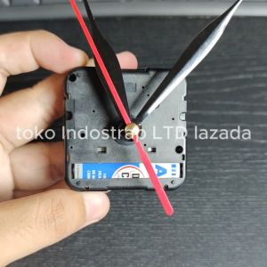 Mesin Jam Dinding SKP Model Detak Drat Bonus Baterai & Jarum