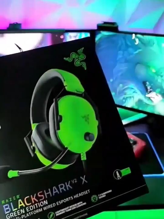 Razer BlackShark V2 X HyperClear Cardioid Mic Gaming Headphones ...