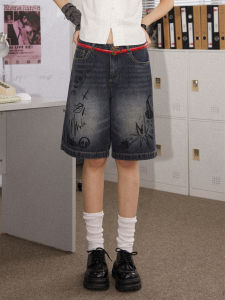Chemical Girl Punk Mask Vintage Washed Denim Shorts Casual Straight Leg Five-Quarter Length Summer Jeans for Women 25-29 Years Old