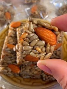 WooNut Delicious Low Fat Nut Almond and Sunflower Seed Snack Packs Afternoon Tea Pairing