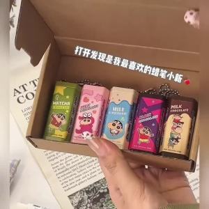 Bandai | Đồ Chơi Giảm Stress Crayon Shin-chan Hình Sô Cô La Kèm Móc Khóa Hình Hoạt Hình Đồ Trang Trí Sưu Tầm Dành Cho Người Hâm Mộ
