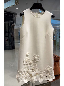 Elegant Sleeveless Floral Lace Dress