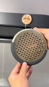 Hộp Đựng Nhang Muỗi Thép Không Gỉ Treo Ngoài Trời - Khay Đựng Nhang Muỗi Thép Không Gỉ Bọc Nhựa Có Khóa Gài Chống Bỏng Kèm Móc Treo - Dụng Cụ Đốt Hương Muỗi Dã Ngoại Cắm Trại Sân Vườn
