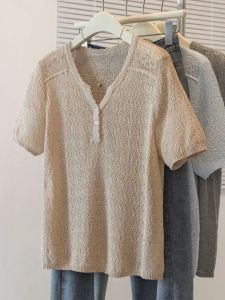 Áo Thun Cổ V Tay Ngắn Chất Liệu Lụa Mát