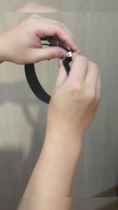 MetMe 1คู่ สายรัดแขนเสื้อยืดหยุ่น สายรัดแขนเสื้อ กันลื่นของผ้า ปรับได้ Elastic Armband