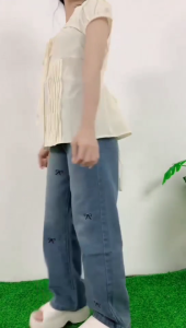 ชุดเซ็ตทรงพอดีตัว เสื้อแขนผอง+กางเกงยีนส์ดีไซน์น่ารัก