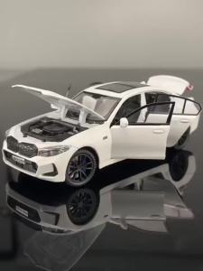 1:32 320Li Sports Car Simulation Diecast Metal Alloy Model car Sound Light Pull Back Collection Kids Toy Gifts