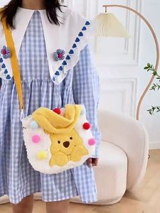 Túi đeo chéo có quai xách GẤU POOH ĐÍNH HẠT BÔNG màu sắc phong cách dễ thương
