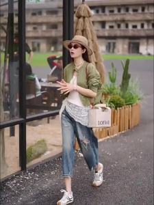 Short-friendly Sun Protection Coat Lightweight and Breathable Stand Collar