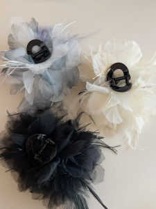 Elegant Large Size Feather Shark Clamp Womens Hair Accessories Sweet Style Fresh out Fashion Hairpins for Updo Ponytail