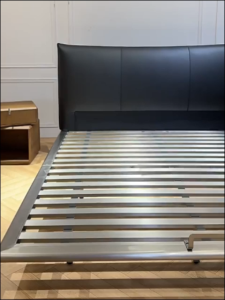 BUNISE รุ่น H11 เตียงลอยตัวโครงสแตนเลส สไตล์มินิมอลอิตาลี สีดำเข้ม หัวเตียงหุ้มผ้านุ่ม เหมาะกับห้องนอนใหญ่หรือบ้านหรู เตียงคู่ขนาดใหญ่