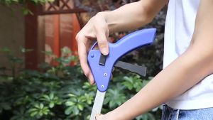 81cm Foldable Garbage Picker Long Arm Tong Claw Pick tp Stick Picking Tool Trash Grabber Waste Gripper Claw Clip Cleaning Up Clip Tool Outdoor Grabber Sanitation Workers