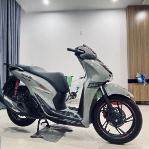 Thảm Carbon Xe SH 2025 2024 SH 2023 Loại 125i / 150i / 160i - Đời 2020 - 2022 Dùng Chung - Nhúng Carbon kết hợp Cao Su Chắc Chắn