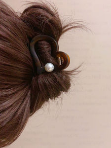 Medium Heart Shaped Hair Clip Womens 2024 New Half up Bun Hair Clip Shark Clamp Hair Accessories Korean Style Fresh out