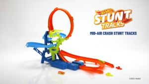 Hot Wheels Toy Car Track Set Stunt Track Mid-Air Crash with 1:64 Scale Die-Cast Toy Car Motorized Booster for Non-Stop Stunting & Racing