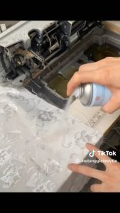 chai xịt tẩy dầu máy khâu dính trên vải spot 830