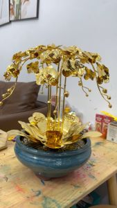 Chậu hoa lan 5 cành bằng đồng mạ vàng 24K cao 46cm rộng 36cm (đã bao gồm hộp mica)