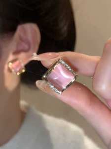 Fashionable Geometric Square Cats Eye Stone Earrings Silver Needle High-End Feelings New 2025 Elegant Ageless Ear Jewelry