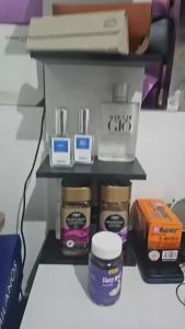 HOUSEN Simple Wall Racks Shelves Cosmetic Racks Bag Racks Decorative Racks Photo Racks Display Racks