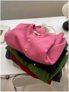 เสื้อคาร์ดิแกนถักหนา Dongdaemun Egg Home พร้อมกระดุมทองเล็ก ฤดูใบไม้ร่วง/ฤดูหนาว 2024 เสื้อสเวตเตอร์ถักสไตล์เกาหลีสำหรับผู้หญิง