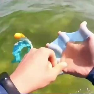1 pairs Silicone Swimming Fins Flipper Swim Pool Sport Professional Training Finger Hand Webbed Gloves