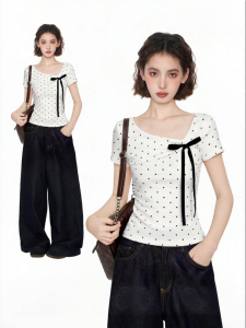 BAIDAIFEI | White Dots Bow Shoulder Short Sleeve T-Shirt Summer Close-Fitting Asymmetric V-Neck